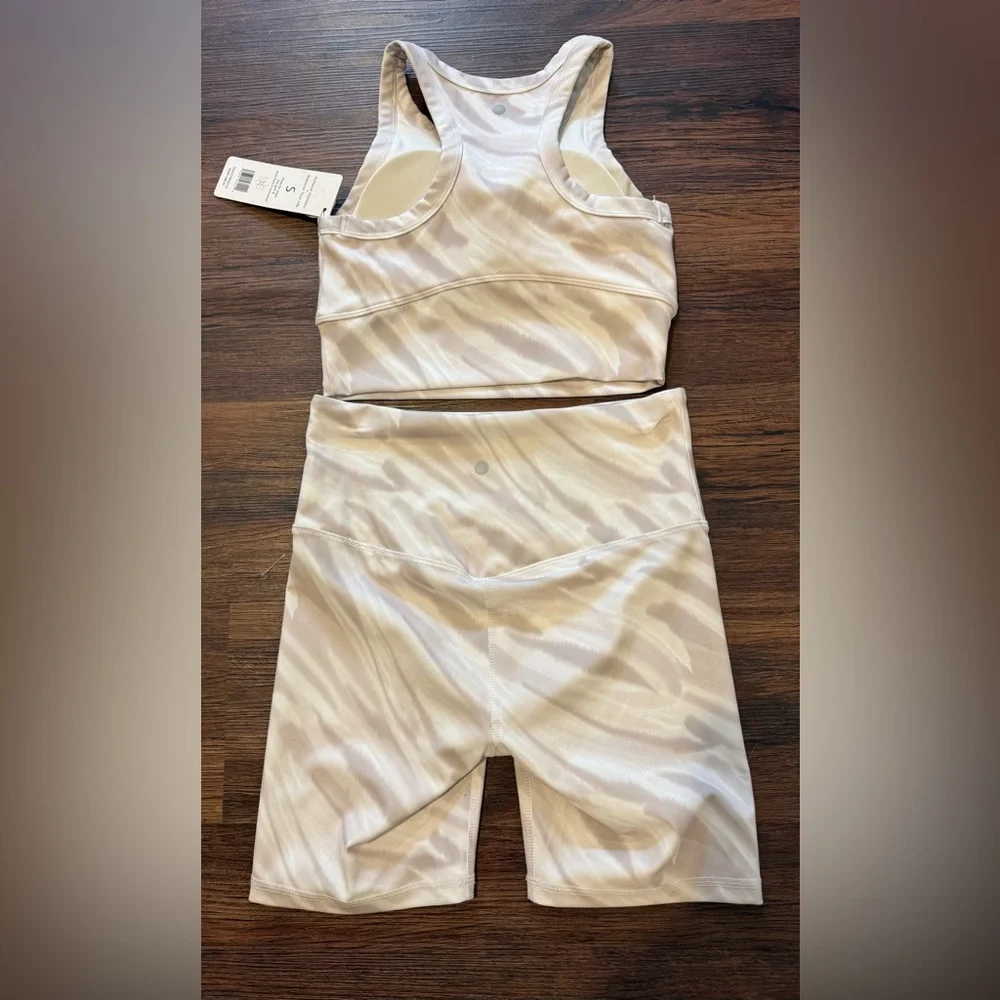 Harmony Balance Cream/Tan Activewear Set S $88 - Picture 2 of 3